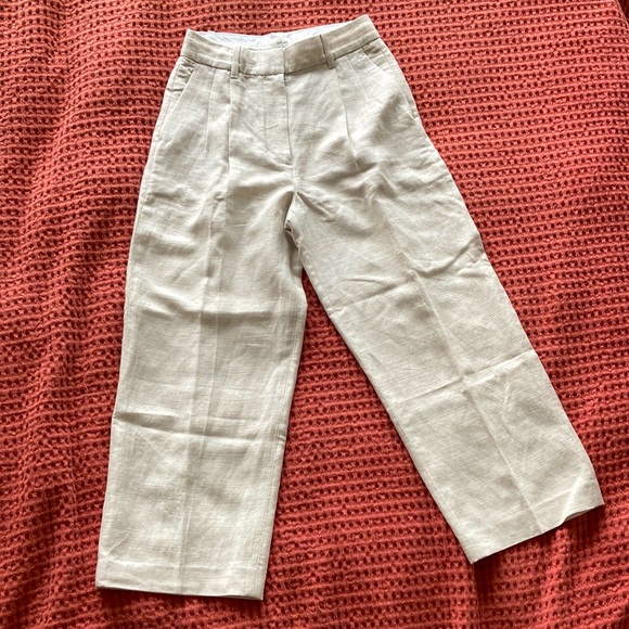 Aritzia Pants - Wilfred Effortless Linen Cropped Pant